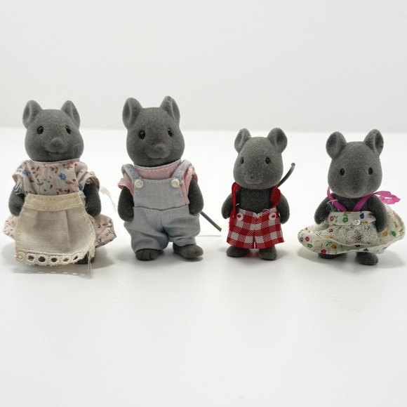 Sylvanian Families Other - Vintage Sylvanian Family/Calico Critters Thistlethorn Mouse Family Set of 4